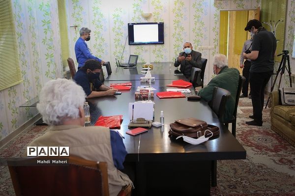 داوری جشنواره معلمان هنرمند