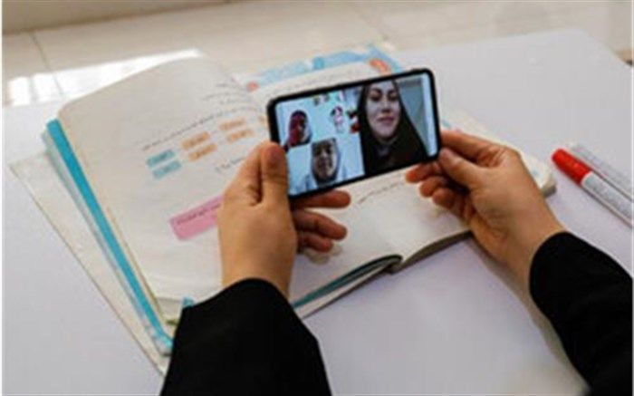 ۱۴۰۱ دستگاه تبلت به دانش آموزان تحت حمایت کمیته امداد استان زنجان تحویل شده است