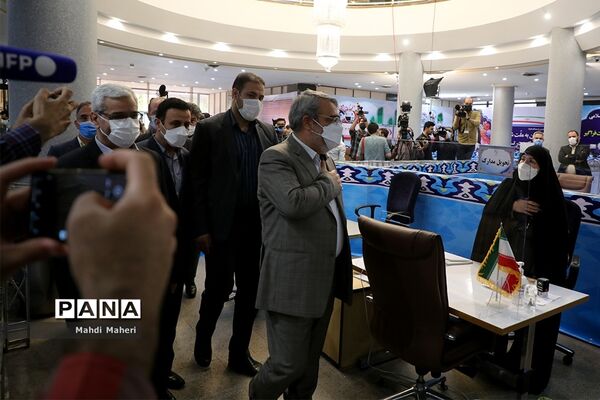 بازدید وزیر کشور از ستاد ثبت نام سیزدهمین دوره انتخابات ریاست جمهوری