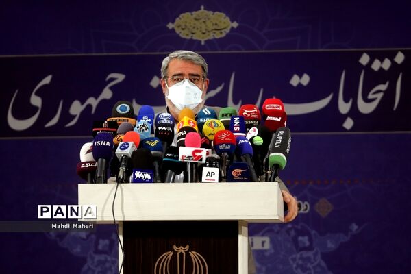 بازدید وزیر کشور از ستاد ثبت نام سیزدهمین دوره انتخابات ریاست جمهوری