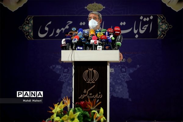 بازدید وزیر کشور از ستاد ثبت نام سیزدهمین دوره انتخابات ریاست جمهوری