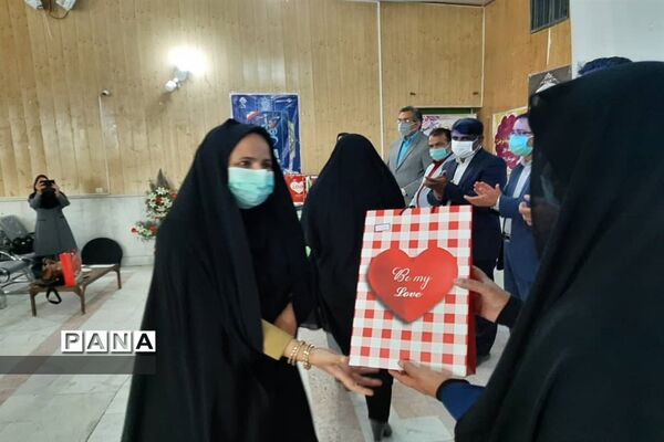 تجلیل از کارکنان نمونه آموزشگاه نمونه نرجس در زابل
