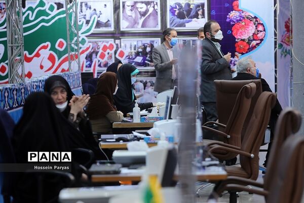 نخستین روز ثبت‌نام از داوطلبان انتخابات سیزدهمین دوره ریاست‌جمهوری