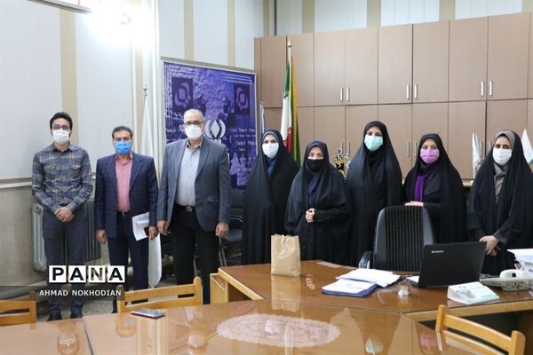 تقدیر از کارکنان سازمان دانش‌آموزی ناحیه یک ری به مناسبت سالروز تاسیس سازمان دانش‌آموزی