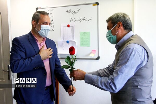 تقدیر از کارکنان سازمان دانش‌آموزی به مناسبت سالروز تاسیس سازمان دانش‌آموزی