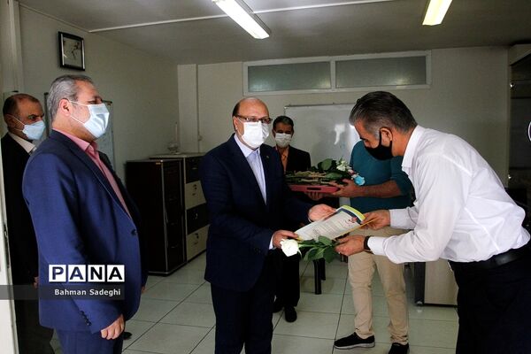 تقدیر از کارکنان سازمان دانش‌آموزی به مناسبت سالروز تاسیس سازمان دانش‌آموزی