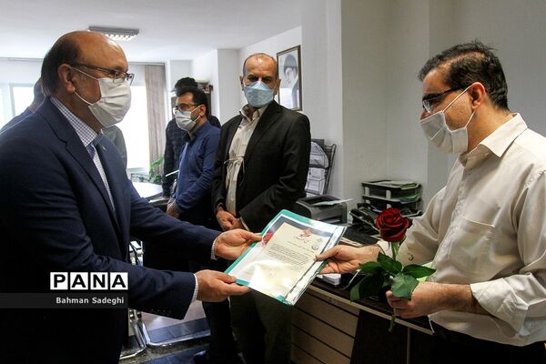 تقدیر از کارکنان سازمان دانش‌آموزی به مناسبت سالروز تاسیس سازمان دانش‌آموزی