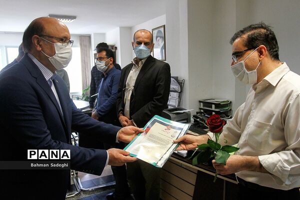 تقدیر از کارکنان سازمان دانش‌آموزی به مناسبت سالروز تاسیس سازمان دانش‌آموزی