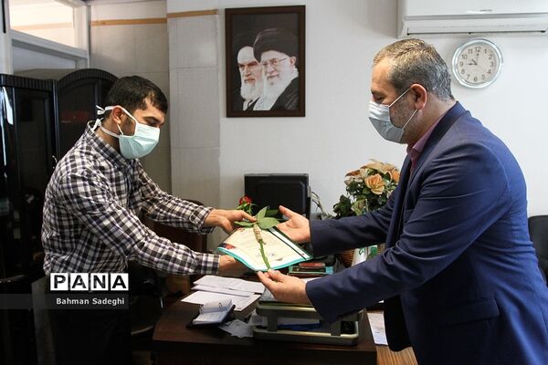 تقدیر از کارکنان سازمان دانش‌آموزی به مناسبت سالروز تاسیس سازمان دانش‌آموزی