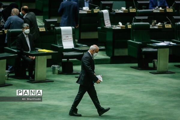 حضور وزیر آموزش و پرورش  در صحن علنی مجلس شورای اسلامی