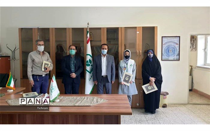 تقدیر از مربیان برتر پیشتاز منطقه ۳، در سالروز تاسیس سازمان دانش آموزی