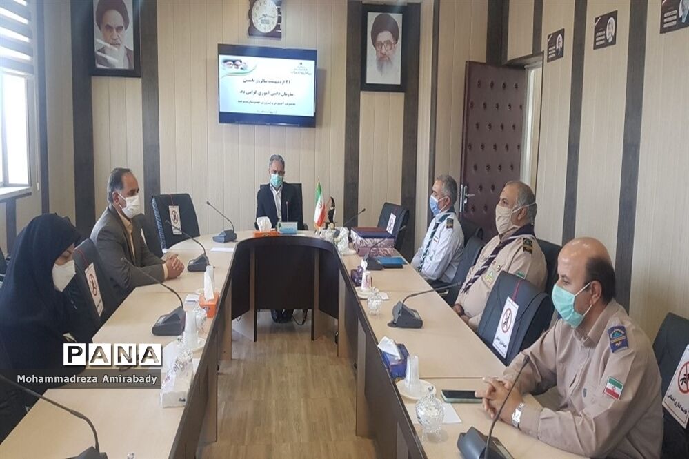 دیدار مربیان پیشتاز شهرستان بیرجند با مدیر آموزش و پرورش به مناسبت ۲۱ اردیبهشت ماه