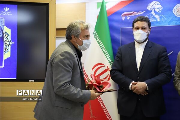 آیین تجلیل از فرهنگیان شاهد و ایثارگر با حضور نماینده مردم شریف کرمانشاه در مجلس شورای اسلامی