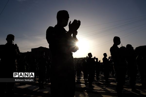 اقامه نماز عید فطر در دانشگاه افسری امام علی (ع)