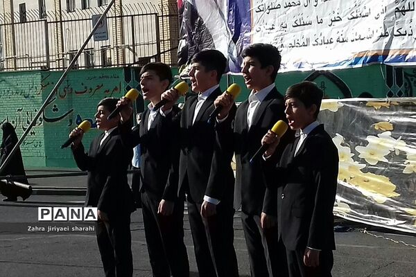 اقامه نماز عید فطر در خاورشهر بارعایت پروتکل و فاصله گذاری