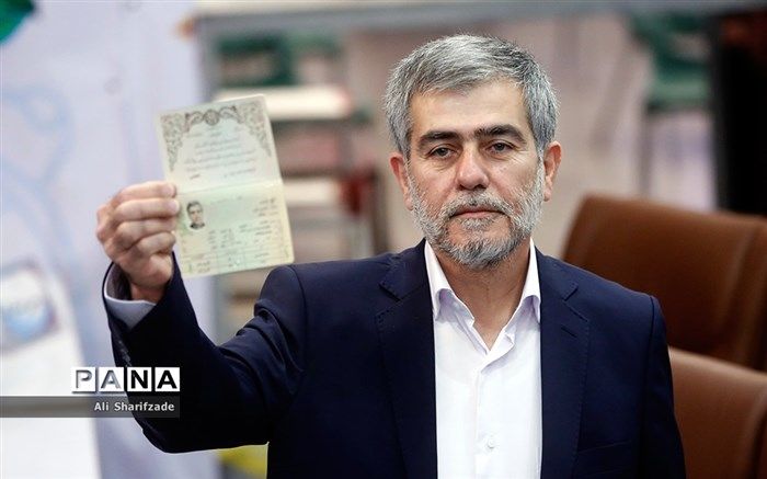 معاون احمدی‌نژاد در دولت دهم داوطلب انتخابات ریاست‌جمهوری شد