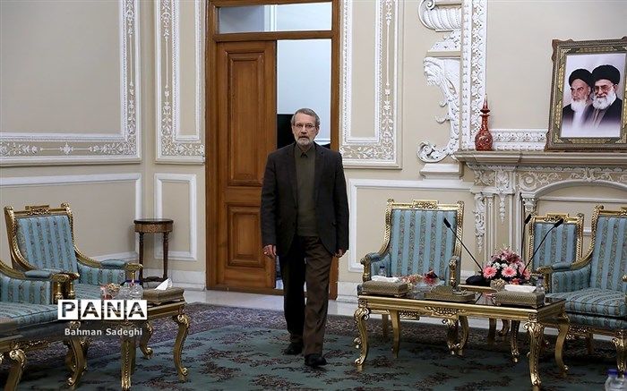 تماس تلفنی لاریجانی با مراجع عظام تقلید پیش از کاندیداتوری