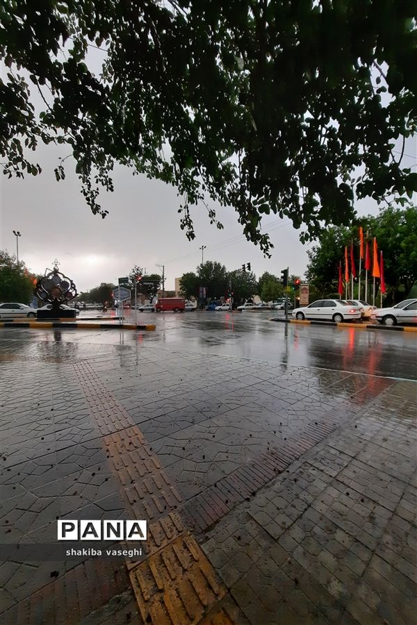 بارش باران بهاری در اصفهان