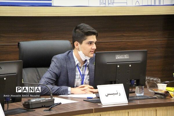 برگزاری نشست مجلس دانش آموزی استان یزد