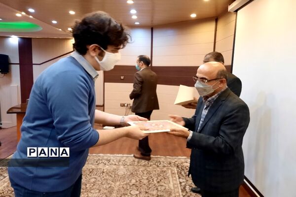 تجلیل از دانش‌آموزان برتر جشنواره نوجوان خوارزمی منطقه ۱۳
