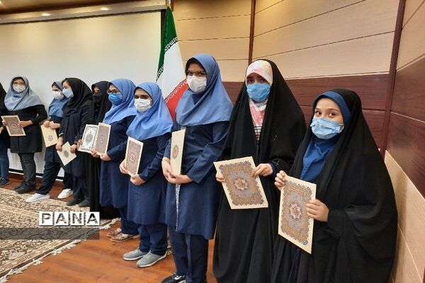 تجلیل از دانش‌آموزان برتر جشنواره نوجوان خوارزمی منطقه ۱۳
