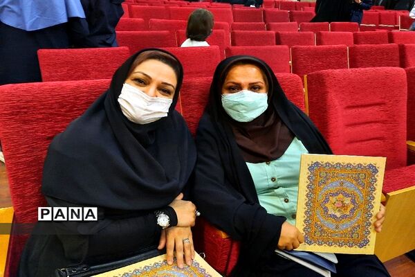 تجلیل از دانش‌آموزان برتر جشنواره نوجوان خوارزمی منطقه ۱۳