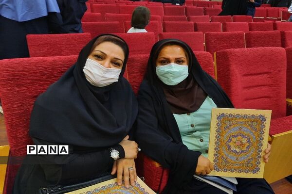 تجلیل از دانش‌آموزان برتر جشنواره نوجوان خوارزمی منطقه ۱۳