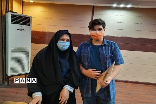 تجلیل از دانش‌آموزان برتر جشنواره نوجوان خوارزمی منطقه ۱۳