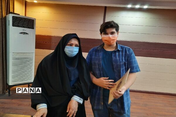 تجلیل از دانش‌آموزان برتر جشنواره نوجوان خوارزمی منطقه ۱۳