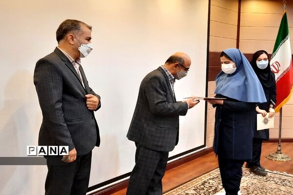 تجلیل از دانش‌آموزان برتر جشنواره نوجوان خوارزمی منطقه ۱۳