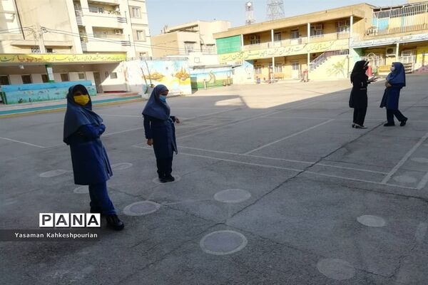 نخستین روز برگزاری امتحانات نهایی پایه نهم در دبیرستان پاینده  اهواز