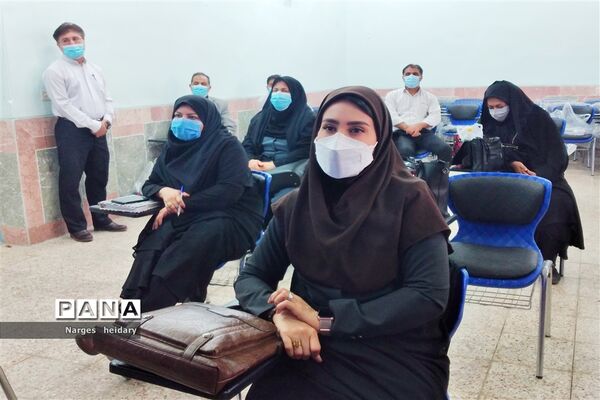 مراسم تجلیل از مدیران تلاش گر حوزه ابتدایی شهرستان امیدیه