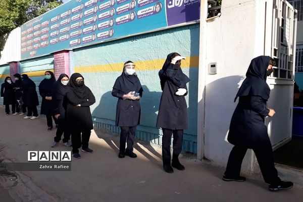 برگزاری امتحانات هماهنگ پایه نهم در فضایی سرشار از سلامت و آرامش در مدرسه ستارگان  ناحیه یک شیراز