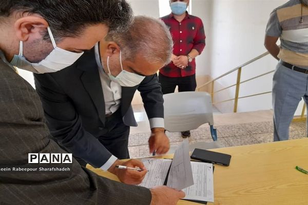 بازدید مدیر آموزش و پرورش منطقه 16 از حوزه امتحانات نهایی 1400منطقه