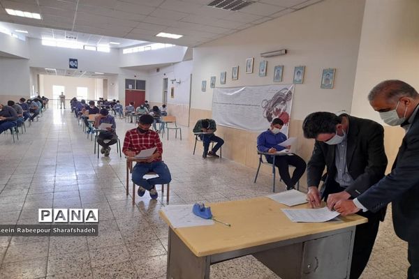 بازدید مدیر آموزش و پرورش منطقه 16 از حوزه امتحانات نهایی 1400منطقه