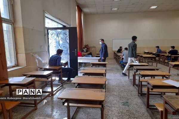 بازدید مدیر آموزش و پرورش منطقه 16 از حوزه امتحانات نهایی 1400منطقه