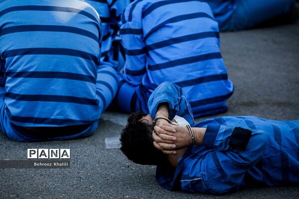 کشفیات باند بزرگ سلاح و مهمات  فاتب
