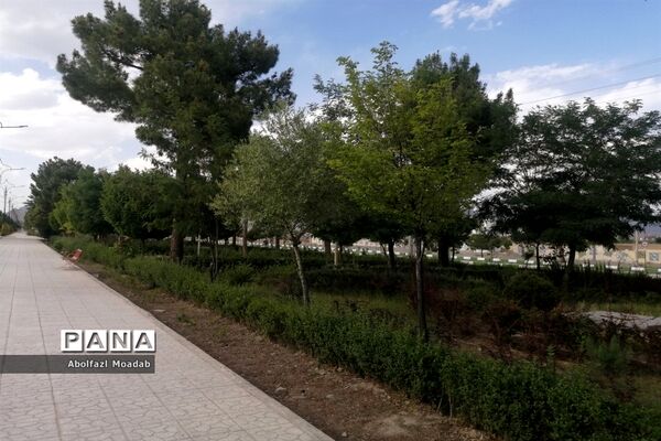 خلوت شدن بلوار سید مرتضی  کاشمر در  اوضاع کرونا