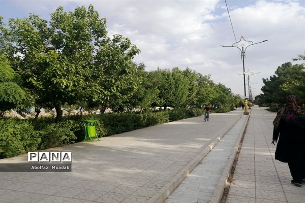 خلوت شدن بلوار سید مرتضی  کاشمر در  اوضاع کرونا