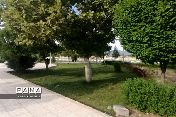 خلوت شدن بلوار سید مرتضی  کاشمر در  اوضاع کرونا