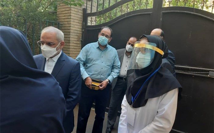 بازدید سرزده وزیر آموزش و پرورش از حوزه امتحان نهایی دبیرستان سمیه