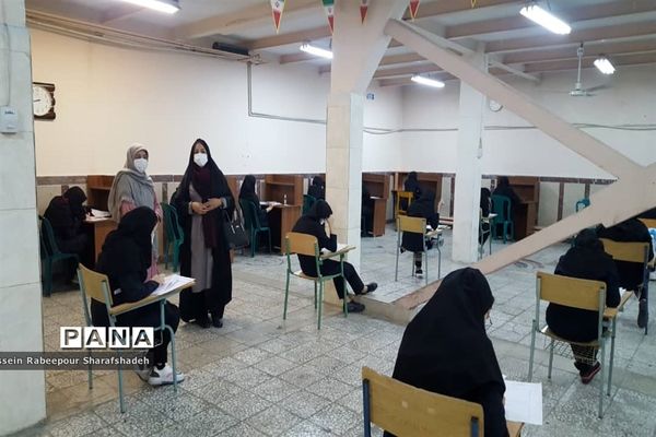 بازدید کارشناس سلامت و تندرستی منطقه 16 از حوزه‌های امتحانات نهایی1400