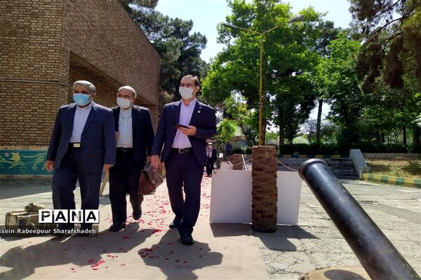 حضور وزیر آموزش و  پرورش و معاون رئیس جمهور در چهارمین کنگره معلمان و بیش از 1100 دانش آموز شهید در منطقه 16 تهران