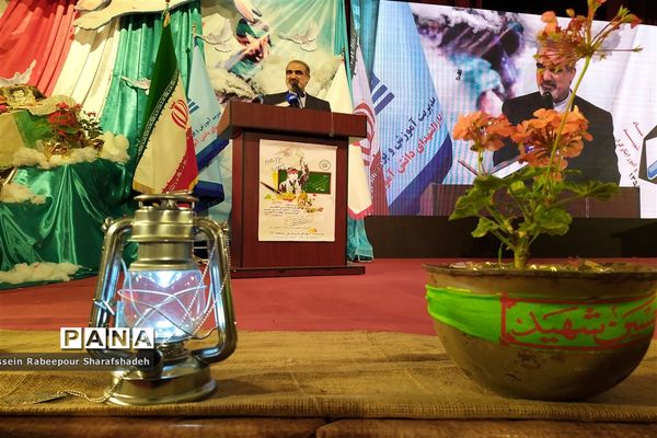 حضور وزیر آموزش و  پرورش و معاون رئیس جمهور در چهارمین کنگره معلمان و بیش از 1100 دانش آموز شهید در منطقه 16 تهران