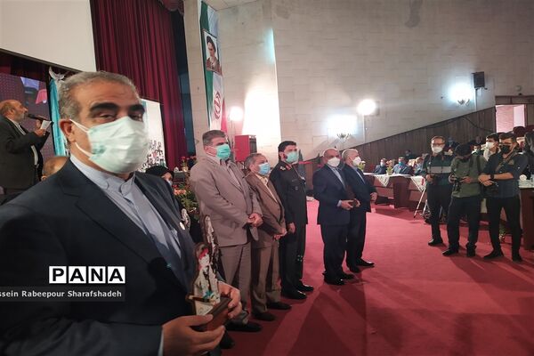 حضور وزیر آموزش و  پرورش و معاون رئیس جمهور در چهارمین کنگره معلمان و بیش از 1100 دانش آموز شهید در منطقه 16 تهران
