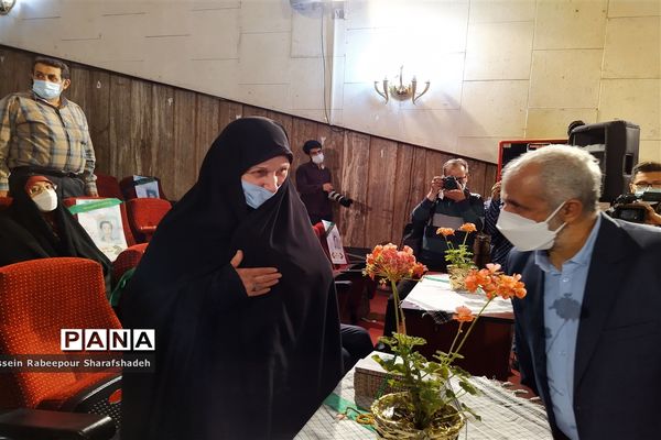 حضور وزیر آموزش و  پرورش و معاون رئیس جمهور در چهارمین کنگره معلمان و بیش از 1100 دانش آموز شهید در منطقه 16 تهران