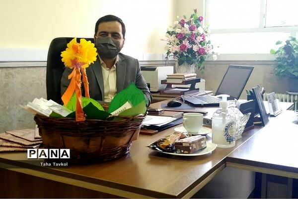 مراسم تقدیر از دانش‌آموزان برتر کتابخوانی در شهرستان پردیس