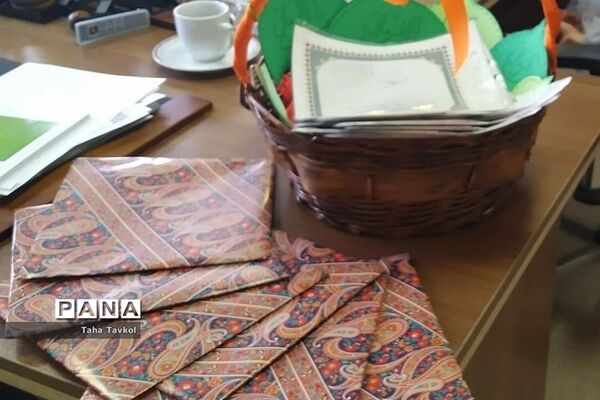 مراسم تقدیر از دانش‌آموزان برتر کتابخوانی در شهرستان پردیس