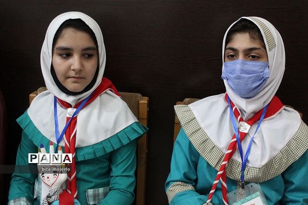 دیدار اعضای انجمن دانش آموزی میراث فرهنگی با رئیس اداره میراث فرهنگی شهرستان گلوگاه