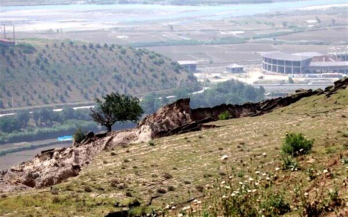 لغزش خرشک رودبار همچنان ادامه دارد